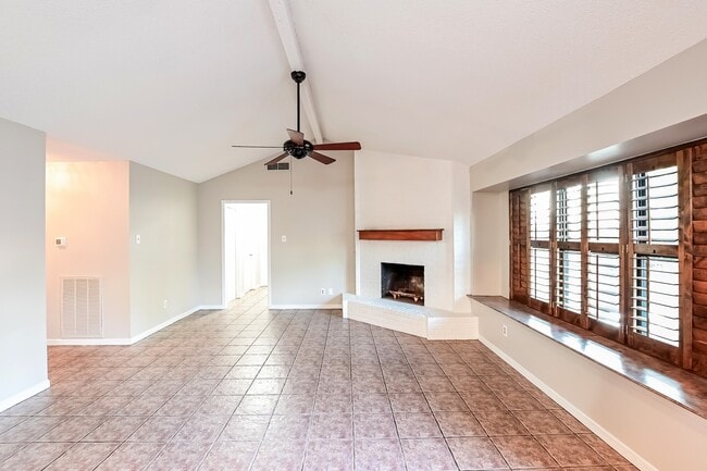 Building Photo - 6019 Coachgate Dr