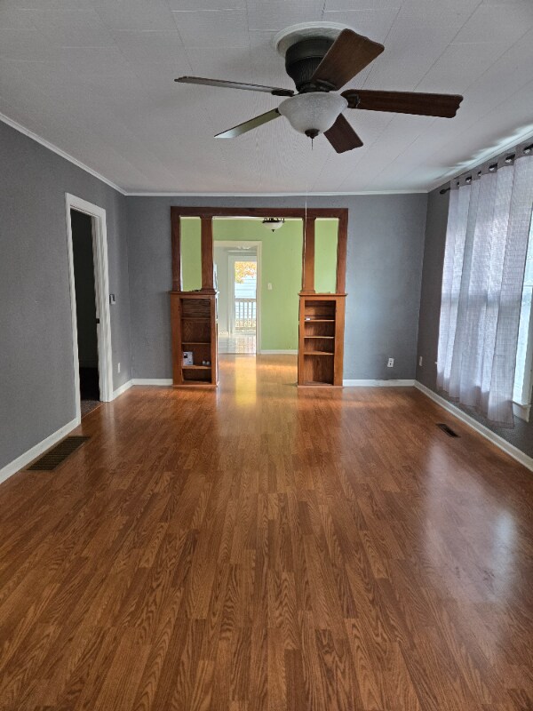 Building Photo - 252 S Oak St