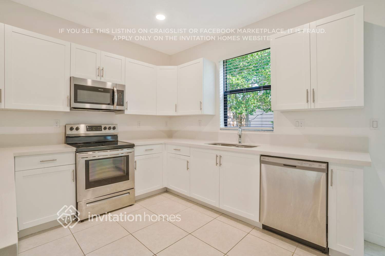 Building Photo - 1636 SW 29th St