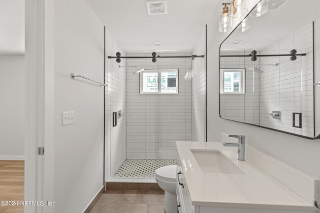 Building Photo - 223 19th St N