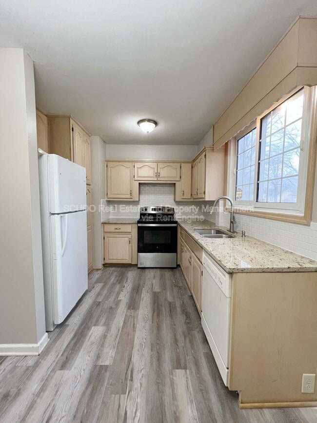 Building Photo - 7715 W 96th Terrace