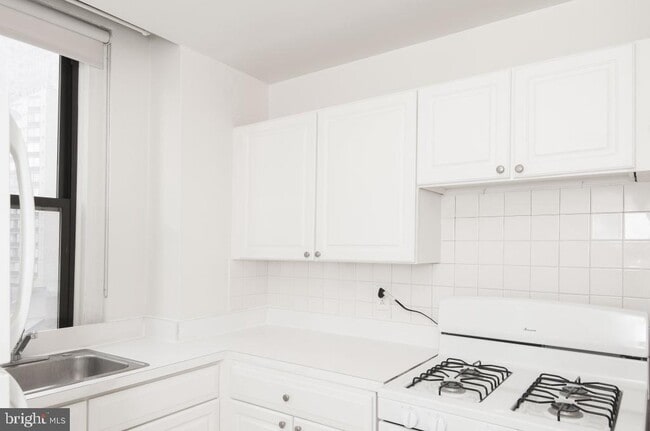 Building Photo - 1218 Walnut St