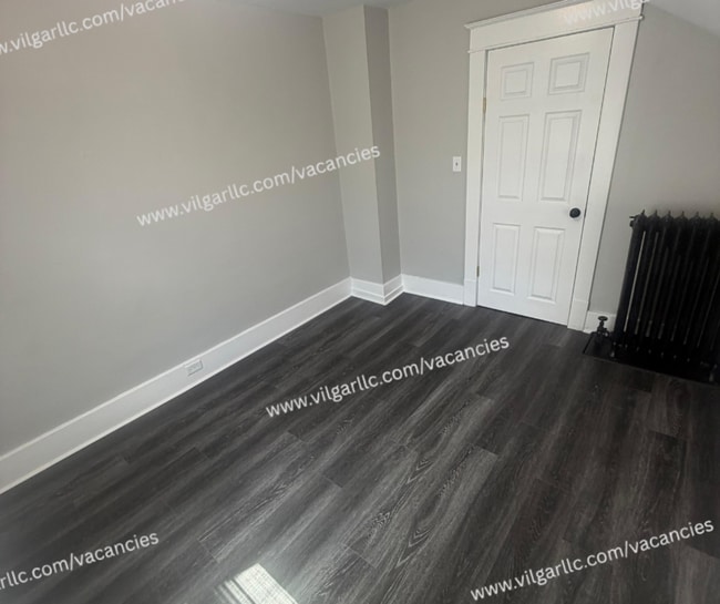 Building Photo - For Rent! 4 bedrooms , 2-full bath Home