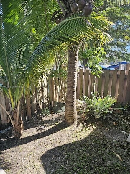 Building Photo - 1630 Sandpiper Blvd