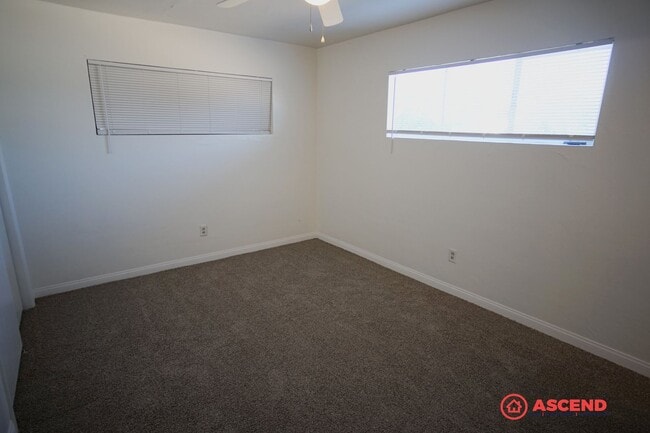 Building Photo - Charming Home in Central Bakersfield!