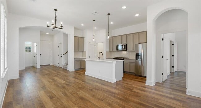 Building Photo - 5517 Stadio Ave