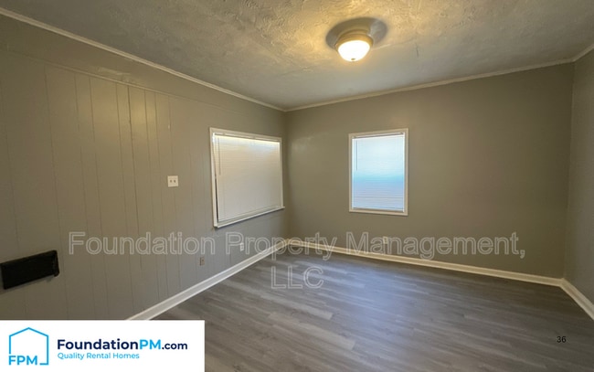 Building Photo - 2271 Hubbard Ave