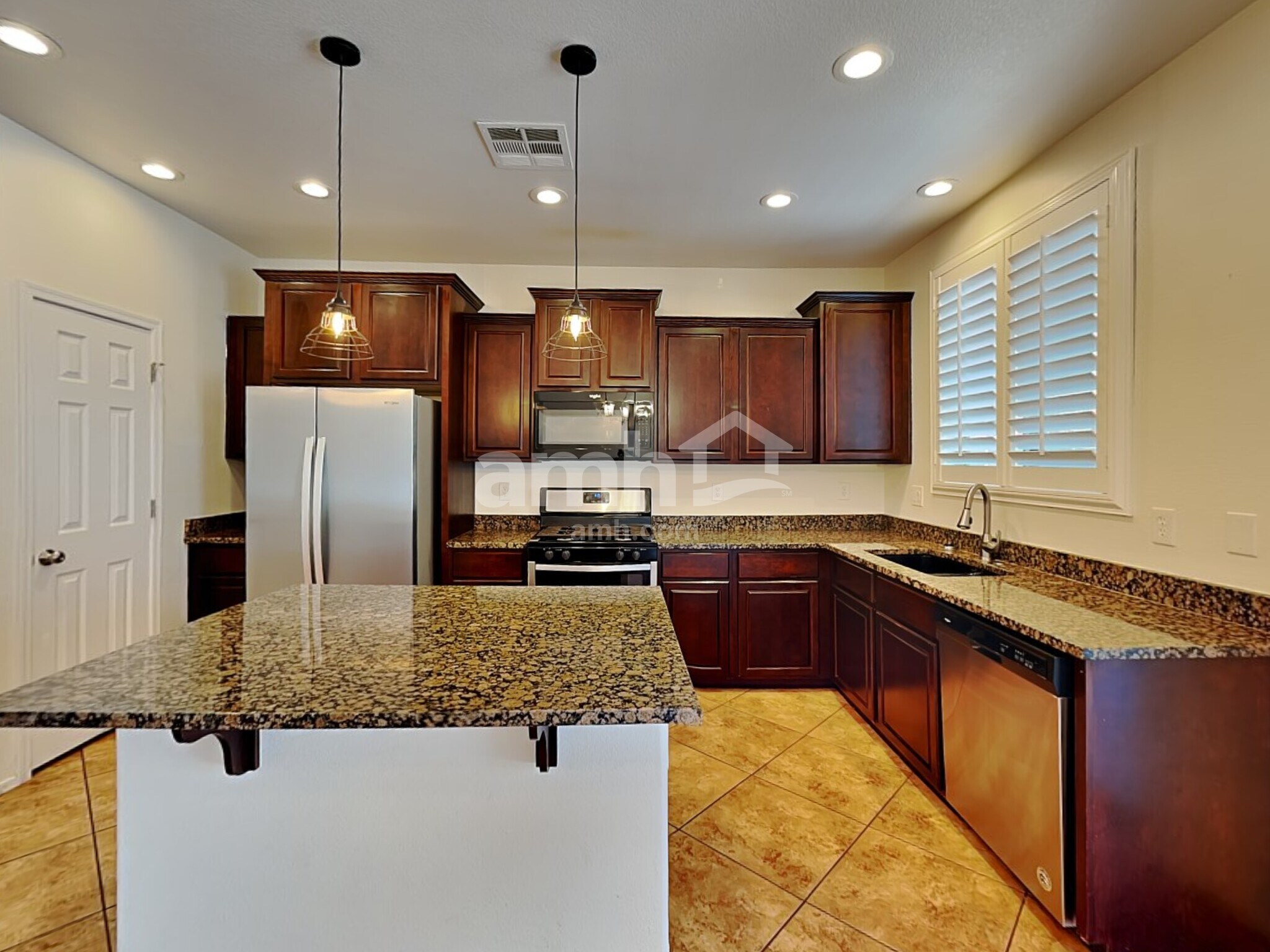 Building Photo - 6211 S Pearl Dr
