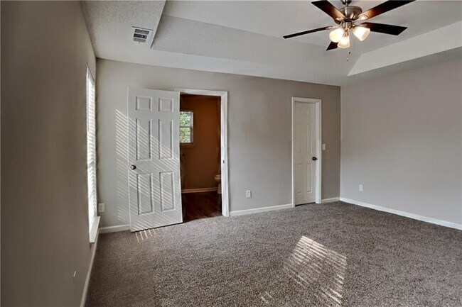 Building Photo - 679 Fernstone Trail