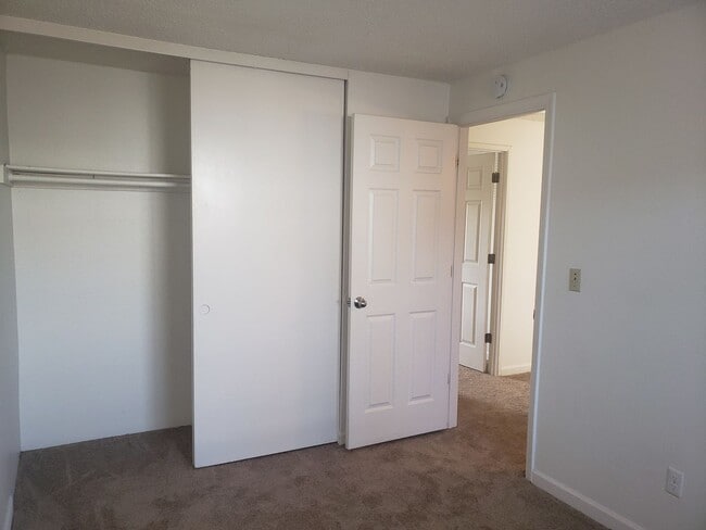 Building Photo - Updated Four-Plex in SE Portland with Fenc...