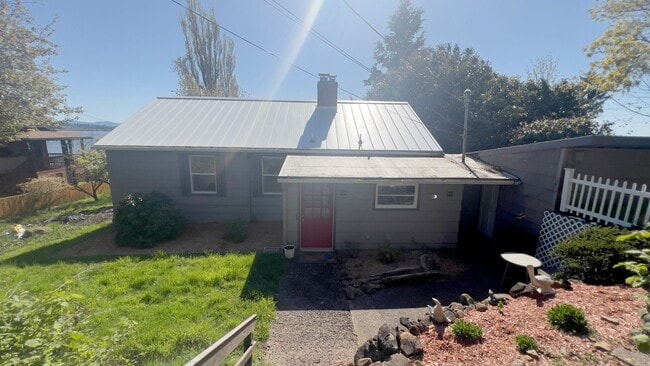 Primary Photo - 762 Erie Ave