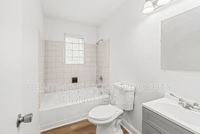 Building Photo - 3353 Jefferson Ave SW