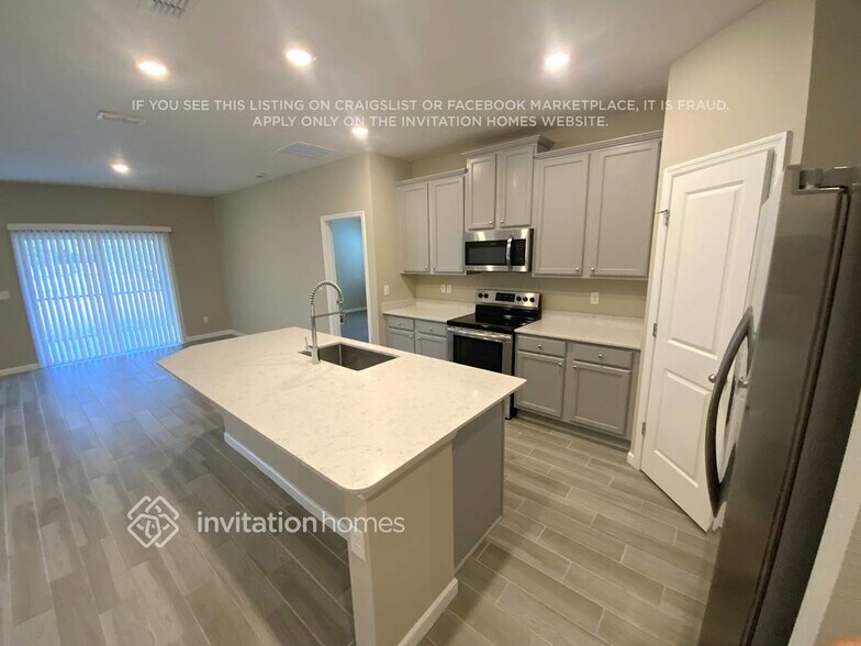 Building Photo - 2571 Laylas Wy