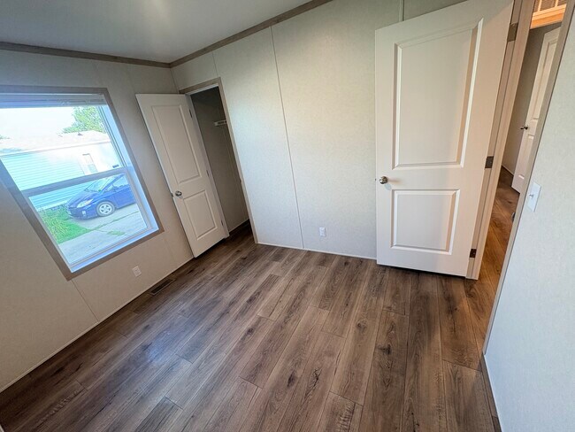 Building Photo - 308 Autumn Park Dr