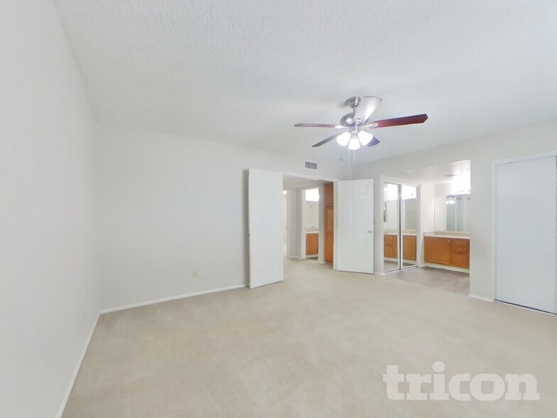 Building Photo - 5212 N 69th Ave