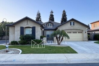 Building Photo - 9303 Via Lugano