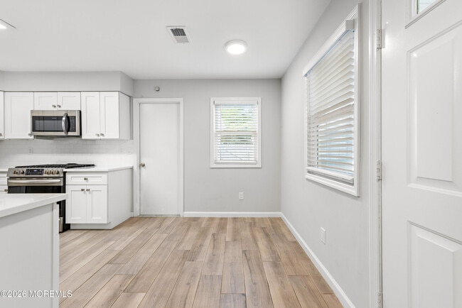 Building Photo - 15 Twain Ct