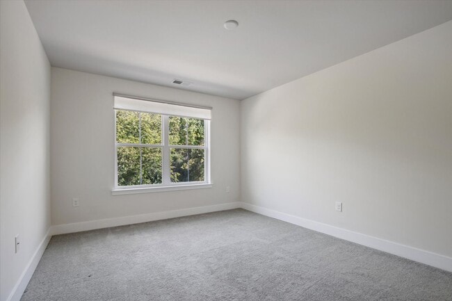 Building Photo - 3 Bedroom, 2.5 Bath Townhome in Steelpoint...