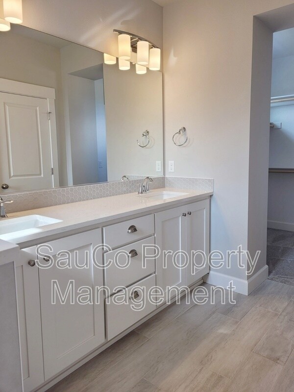 Building Photo - 3887 SE Muddy Ln