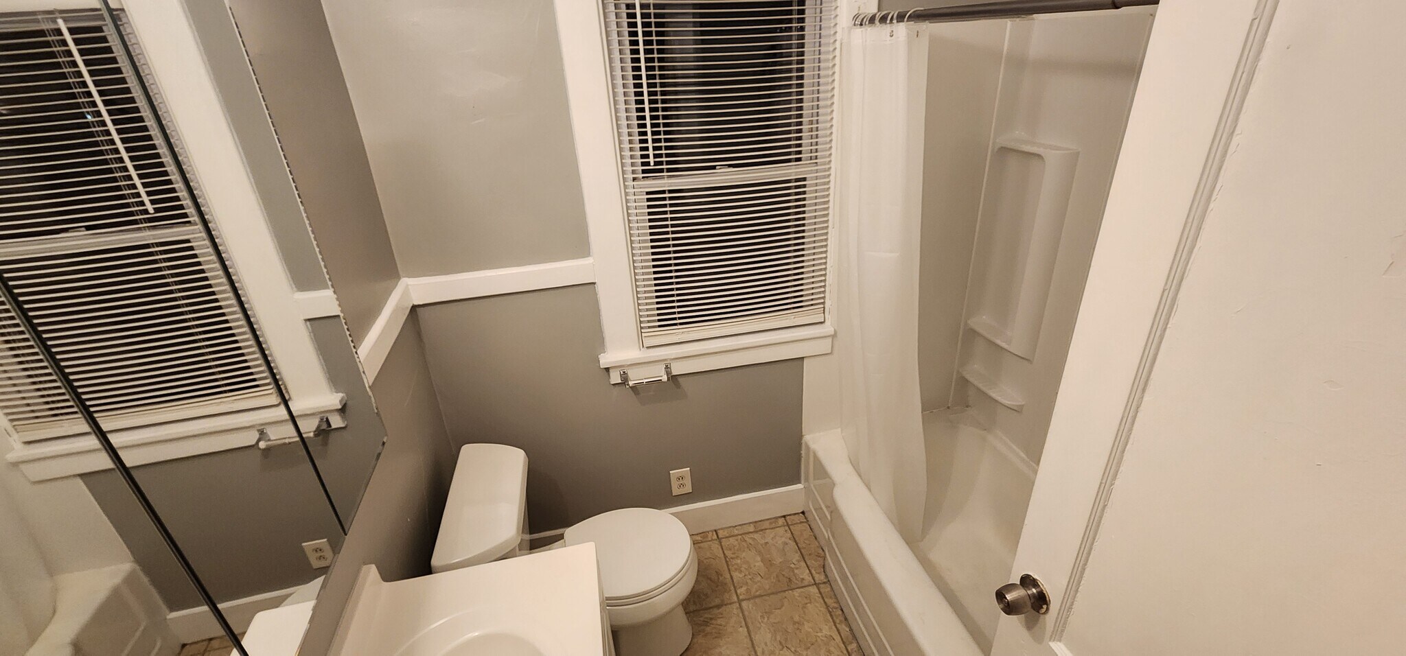 Building Photo - 204 Winspear Ave