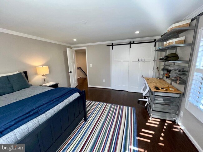 Building Photo - 909 St Stephens Rd