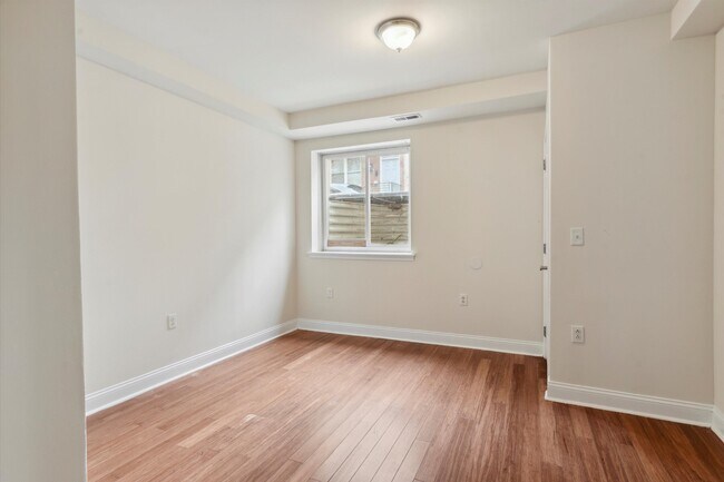 Building Photo - 1733 N Gratz St