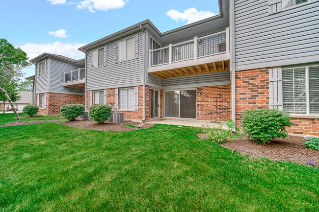 Building Photo - 1661 Commodore Ct