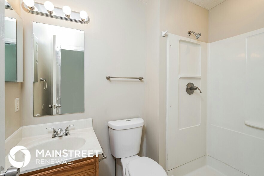 Building Photo - 11101 Meadow Chase Ct