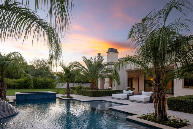 Building Photo - 7730 N Mockingbird Ln