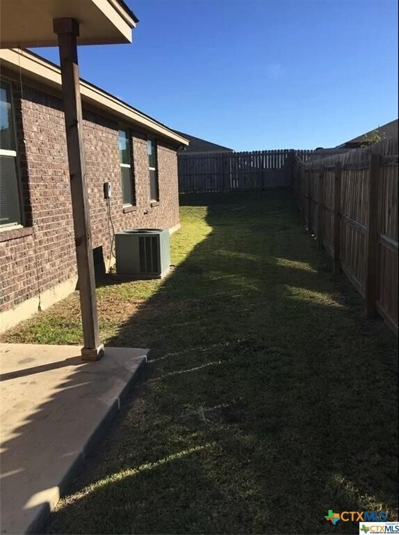 Building Photo - 1208 Cavalry Ln