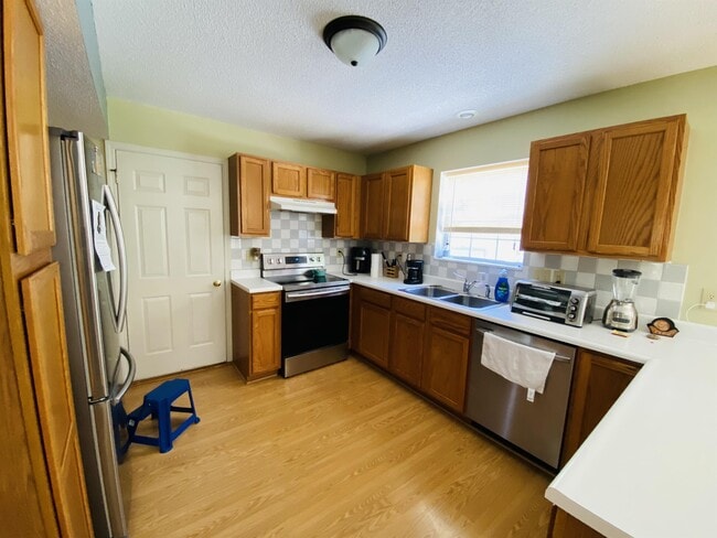 Building Photo - 2249 S Sweetbriar Ct