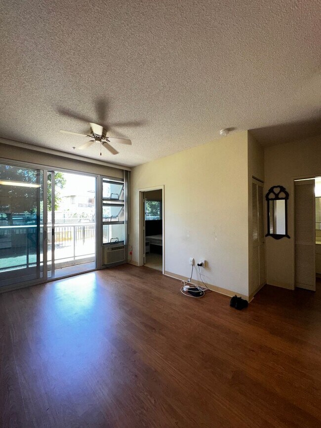 Building Photo - Plantation Town Apartments - Paiwa Tower 1...