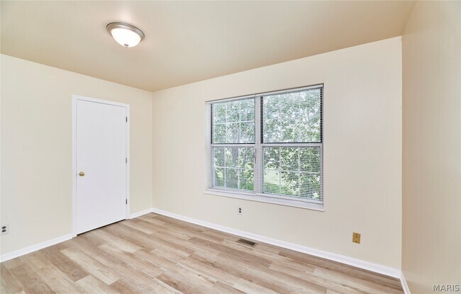 Building Photo - 61 Woodlake Ct