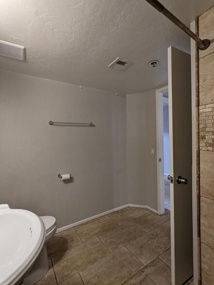 Building Photo - 12221 W Bell Rd