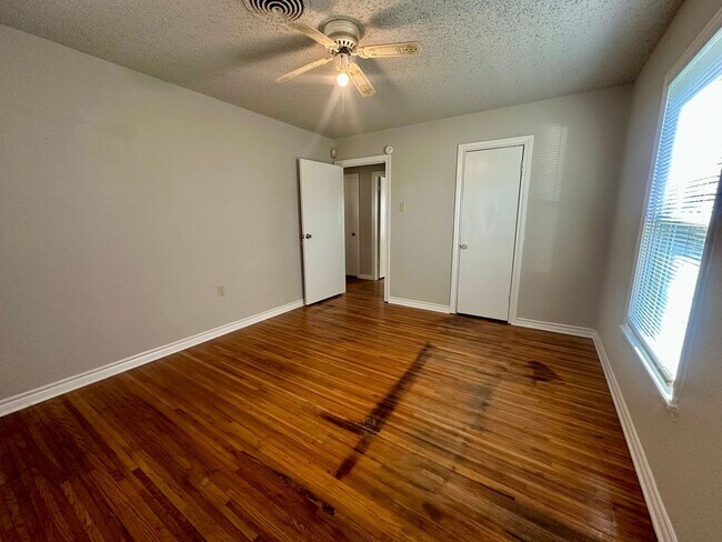 Building Photo - 2612 Alice Ave