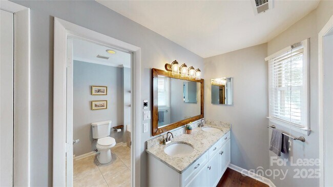 Building Photo - 9816 Emerald Point Dr