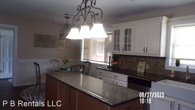 Building Photo - 3 br, 2 bath House - 1116 NW Cherry Avenue