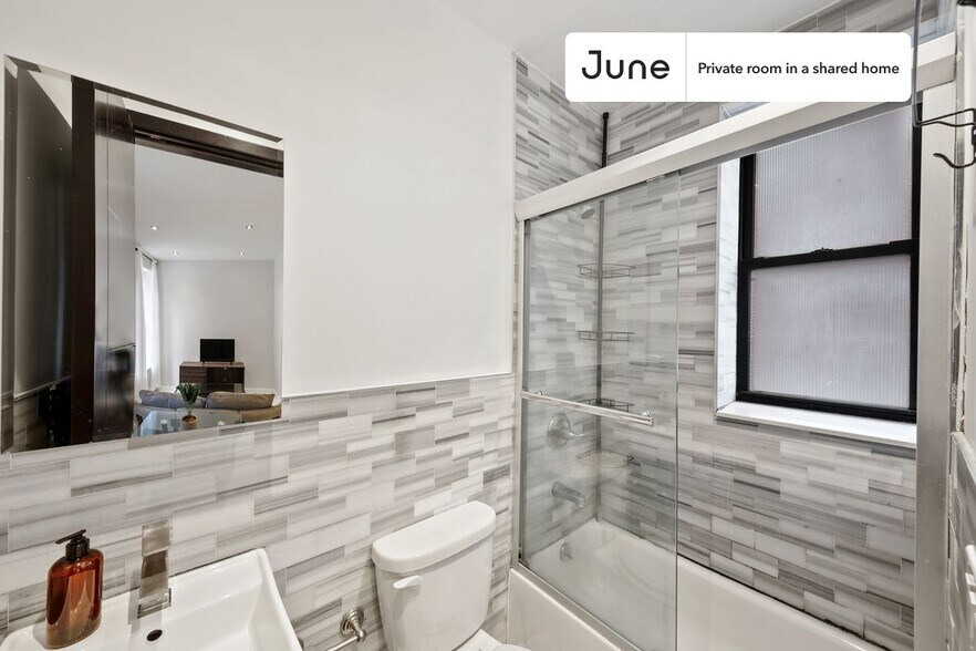 Building Photo - Room in Shared 3 bed/1 bath home