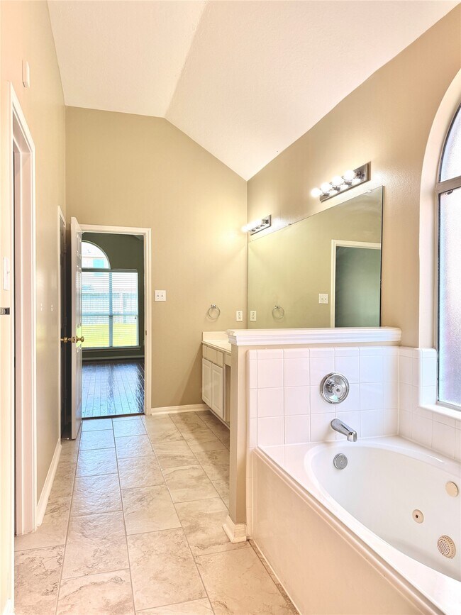 Building Photo - 16518 Wheatmill Ct