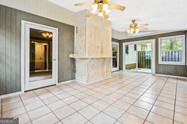 Building Photo - 1056 Mandalay Ct SW
