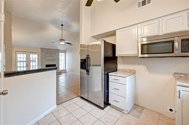 Building Photo - 17435 Glenmorris Dr
