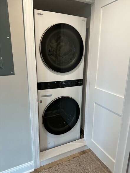 Building Photo - 15 Morton Ave