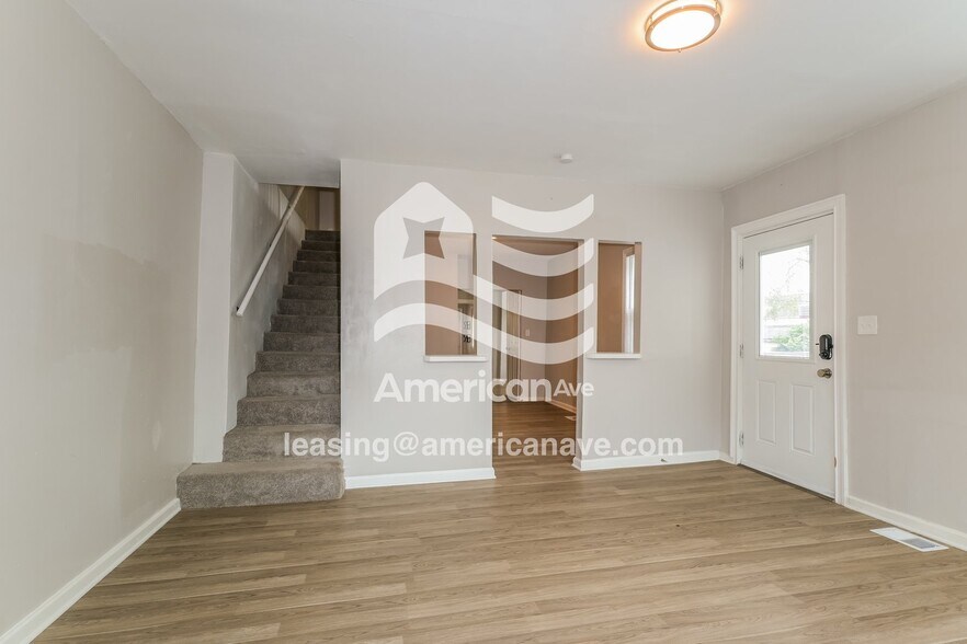 Building Photo - 814 Wachtel Ave