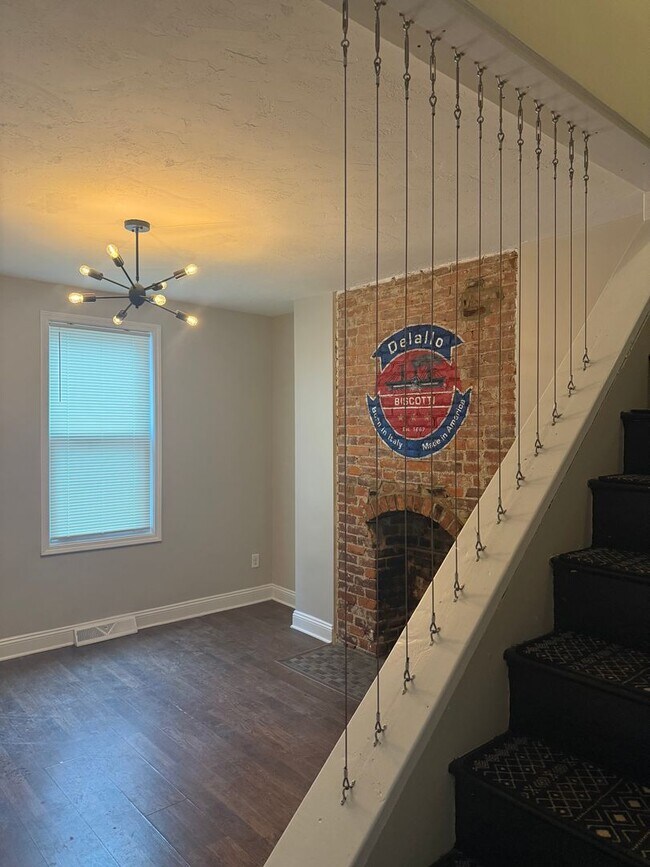 Building Photo - EXTREMELY SPACIOUS AND REMARKABLY REMODELED NORTHSIDE HOME- AVAIL MAY 1ST!