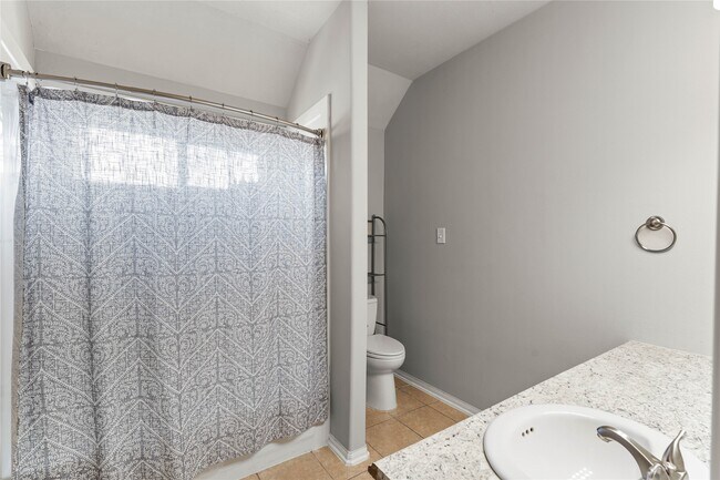 Building Photo - 7419 Chathan Glen Ln