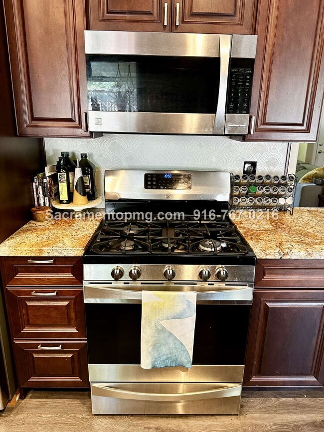Building Photo - 1283 Live Oak Ln