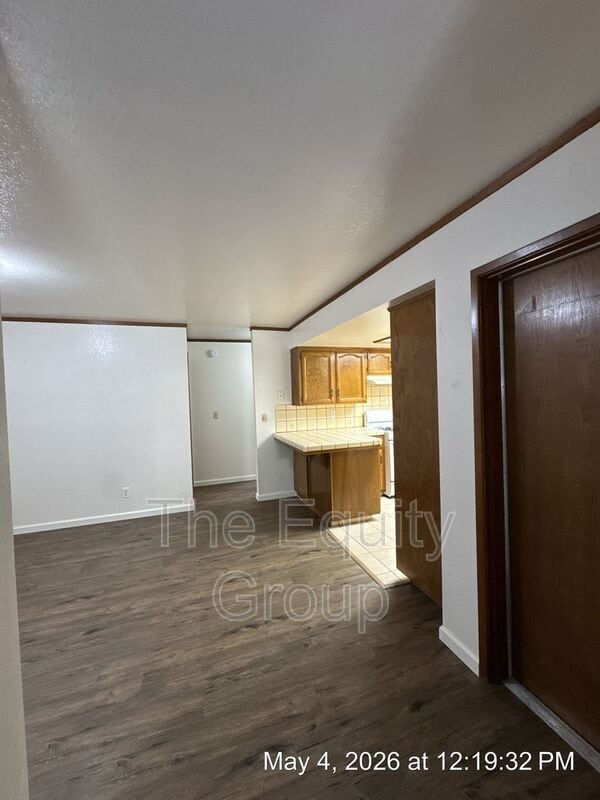 Building Photo - 720 S Linwood St