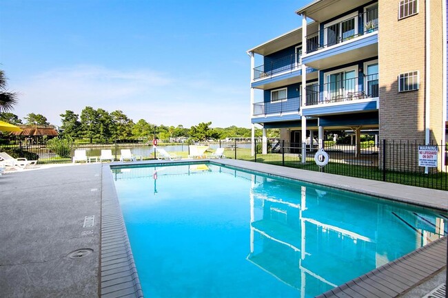 Building Photo - 18515 Egret Bay Blvd