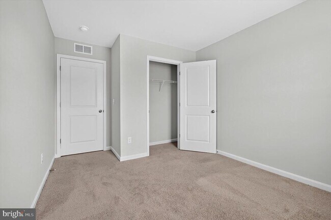 Building Photo - 3155 White Tail Dr