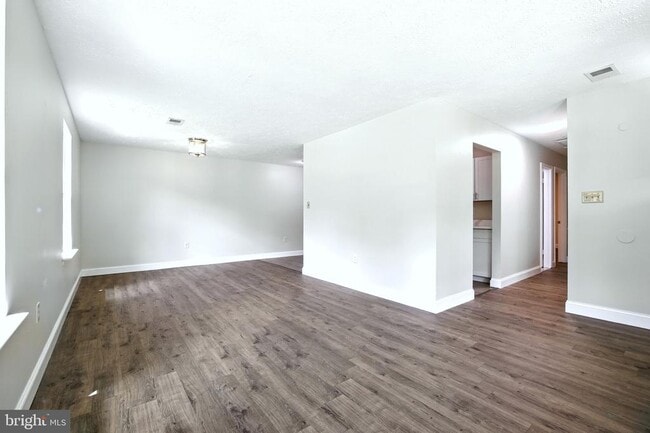 Building Photo - 3295 Jesmond Ct